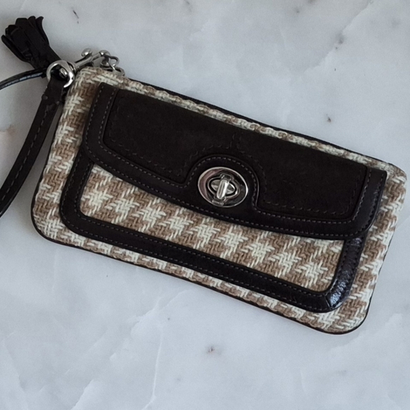 Vintage Coach Hamptons Houndstooth Tweed Suede Wristlet - Picture 1 of 11